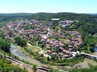 Day and Night - Veliko Tŭrnovo - 0