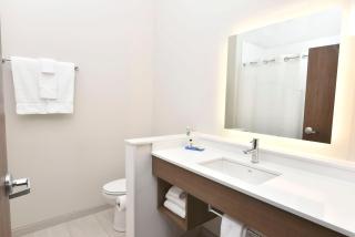 Holiday Inn Express & Suites - Madisonville by IHG - 1