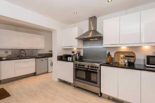 Ty DERYN - SLEEPS 6-SPACIOUS FAMILY HOLIDAY HOME - 4