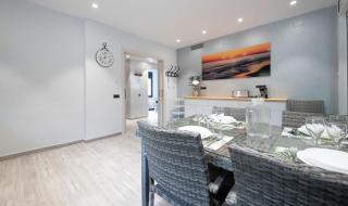 R94 Chalet con piscina privada 20m de la playa Calafell - 3