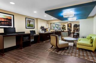 La Quinta Inn by Wyndham Sandusky near Cedar Point - Sandusky - 8