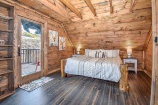 Bear Sightings! 8 mins to downtown Gatlinburg, Kids Cave, Theatre, Treehouse! - Gatlinburg - 5