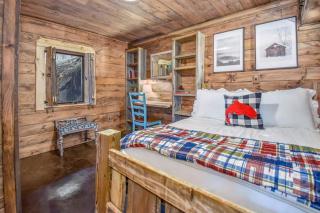 Bear Sightings! 8 mins to downtown Gatlinburg, Kids Cave, Theatre, Treehouse! - Gatlinburg - 4