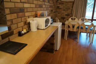Magdala Motor Lodge & Lakeside Restaurant - Stawell - 5