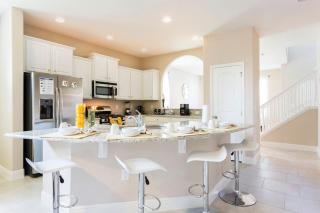 5144 Oakbourne Avenue home - Davenport - 1