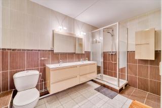 Chic and spacious apart with parking - Courbevoie - 2
