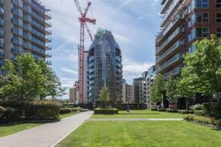 Battersea Reach Luxury Riverside Apartment - 9