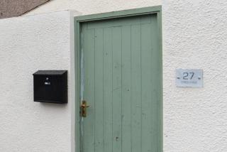 Ideal Two Bedroom Apartment near Centre & Stadium - 3