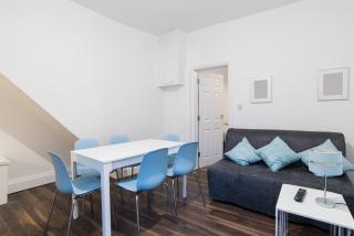 Ideal Two Bedroom Apartment near Centre & Stadium - 7