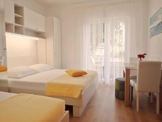 Apartments SIDRO on the beachfront - Starigrad-Paklenica - 5