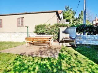 Apartments SIDRO on the beachfront - Starigrad-Paklenica - 4
