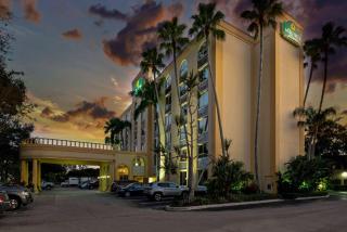 La Quinta by Wyndham West Palm Beach Airport - 7