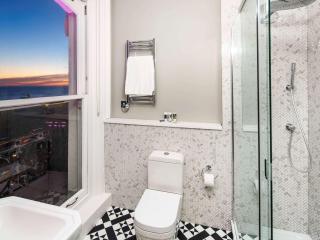 Mercure Brighton Seafront Hotel - Brighton & Hove - 1