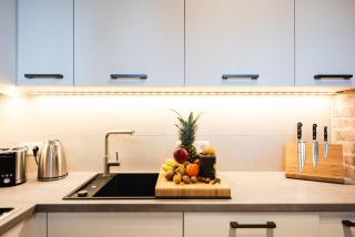 Luxurious Urban Living - Premium Downtown Apartments next to HBF - 0