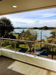 Aptos vista al Embalse, frente al lago, Restaurantes, Bares - 8