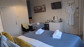 Ebor Lodge - Eastbourne - 2
