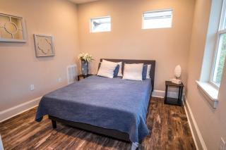Beautiful Guest House on New Built Home Near Downtown - San Antonio - 4