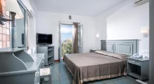 Silva Beach Hotel - 9