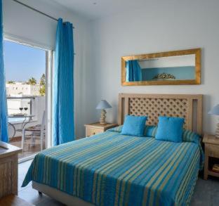 Alesahne Beach Hotel - Kamari - 1