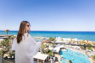 Golden Coast Beach Hotel - 6