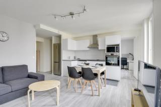 Chic and spacious apart with parking - 0