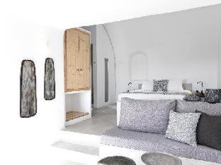 Elysian Santorini - Oia - 7