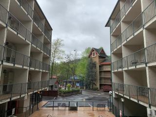 Oak Square Rentals - 5