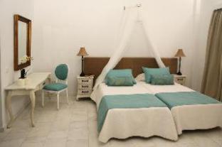 AMĀRIA Beach Resort by NOMÉE Hospitality Group - Kamari - 2