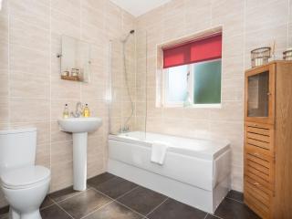 36 Westminster Road · Bright Spacious 2-Bed Home in York with Garden - Pass the Keys - 1