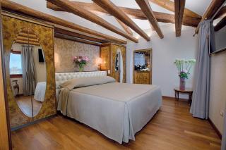 Hotel Santa Chiara - Venice - 7