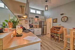 Coastal Escape with Yard, Walk 1 Mile to Texas A and M - Corpus Christi - 1