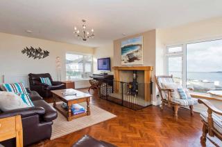 AEL-Y-BRYN-5 BED- DRAMATIC SEA VIEWS - Sleeps 12 - 1