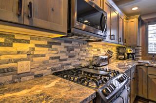 Cozy Sun Valley Townhome with Mountain Views! - 2