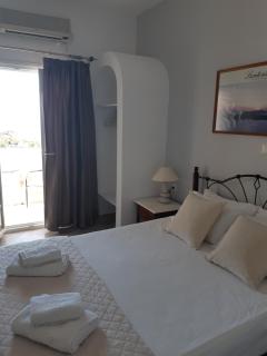 Emmanouela Studios & Villas - Karterados - 4