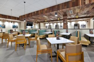 Holiday Inn & Suites - Toledo Southwest - Perrysburg by IHG - Perrysburg - 2