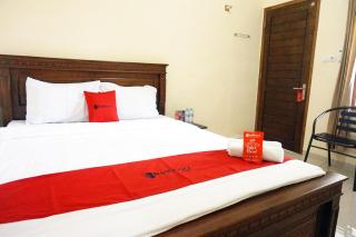 RedDoorz @ Jalan Kedawung - Malang - 0