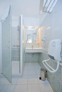 Cit'Hôtel Azur Hôtel - Balaruc-les-Bains - 7