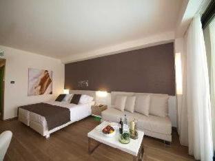 Avra Imperial Hotel - 4