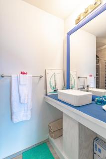 Viking Hill Oceanfront Hostel & Resort - 1