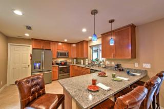 Lovely Phoenix Home with Expansive Patio and Fire Pit! - Phoenix - 1