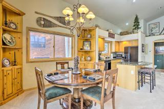 10 Mi to Breckenridge Townhome with Hot Tub and Deck! - 5