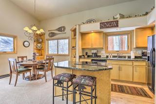 Frisco Townhome with Hot Tub - 10 Mi to Breckenridge - Frisco - 4