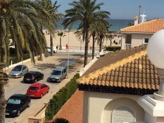 CHALET MUY CERCA DE LA PLAYA CON PISCINA PRIVADA - Orihuela Costa - 8