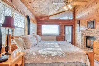 All About Romance - Henderson Springs - 1