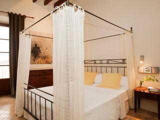 Fornalutx Petit Hotel - Bed & Breakfast - 3