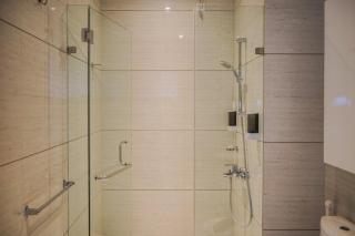 Cozy Living 1BR at Brooklyn Alam Sutera Apartment By Travelio - 3