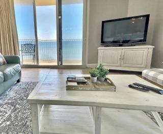 Happy Ours 2200 sq ft corner beachfront sleeps 12 - Panama City Beach - 3
