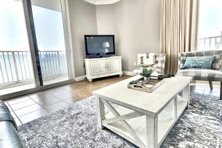 Happy Ours 2200 sq ft corner beachfront sleeps 12 - Panama City Beach - 2