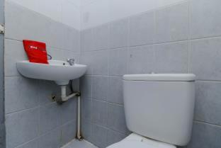 RedDoorz Plus near Batam City Square - 3
