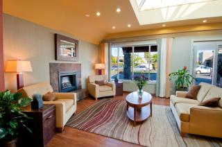 Best Western Plus Emerald Isle Hotel - Sidney - 3